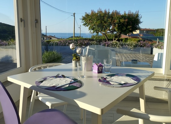 Sala colazioni del Bed and Breakfast Capo al Piano