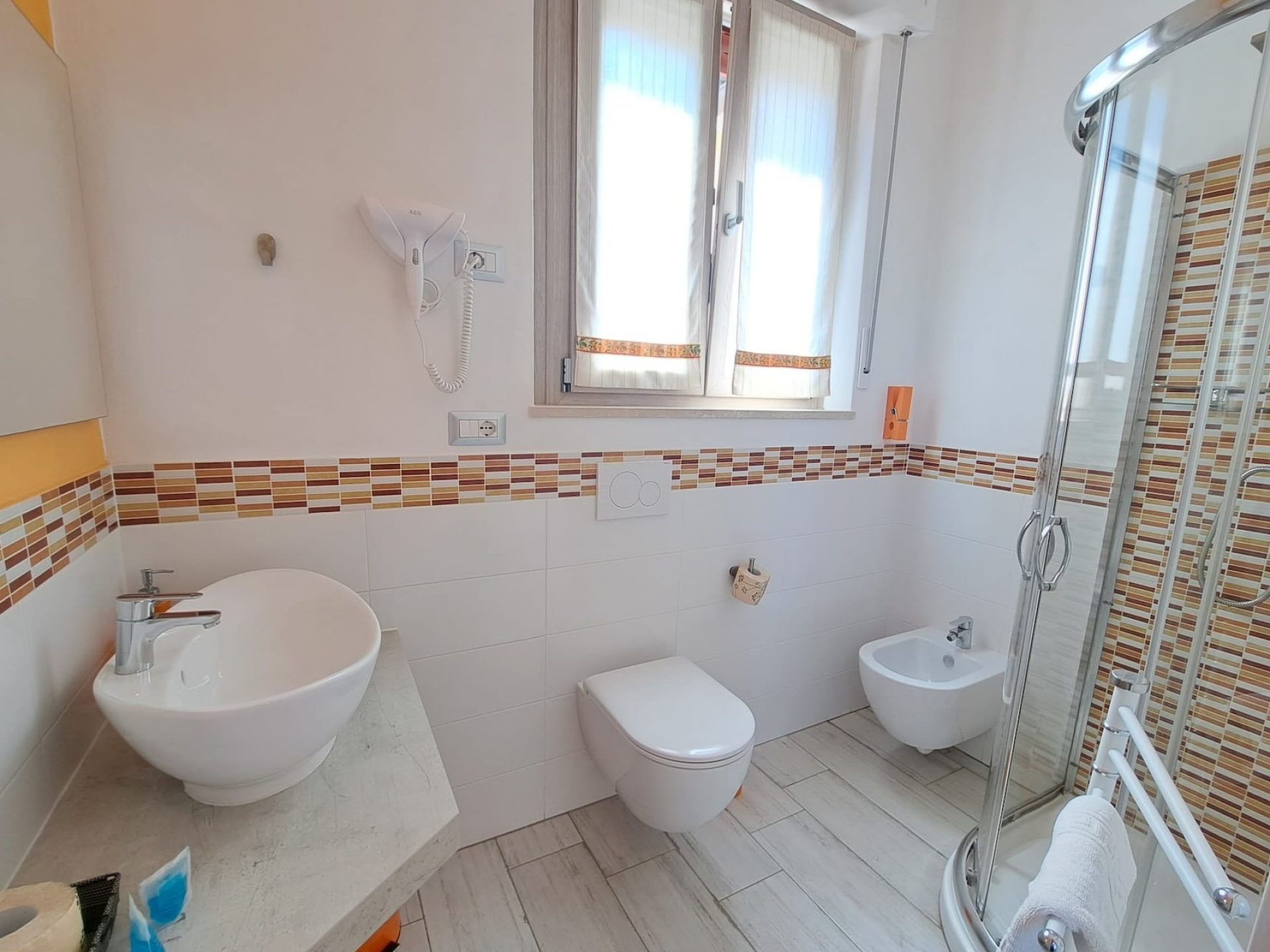 Bagno della camera Arancia - Capo al Piano B&B