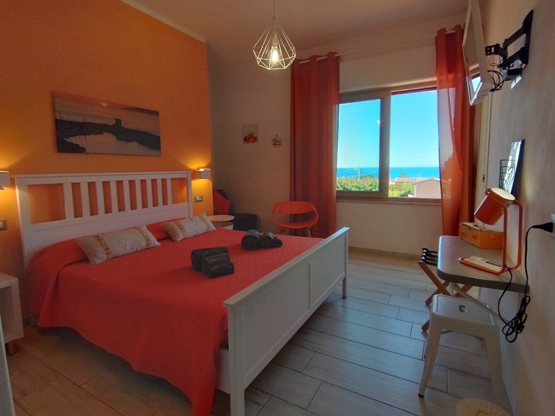 Camera Arancia con vista su Marciana Marina - Capo al Piano B&B